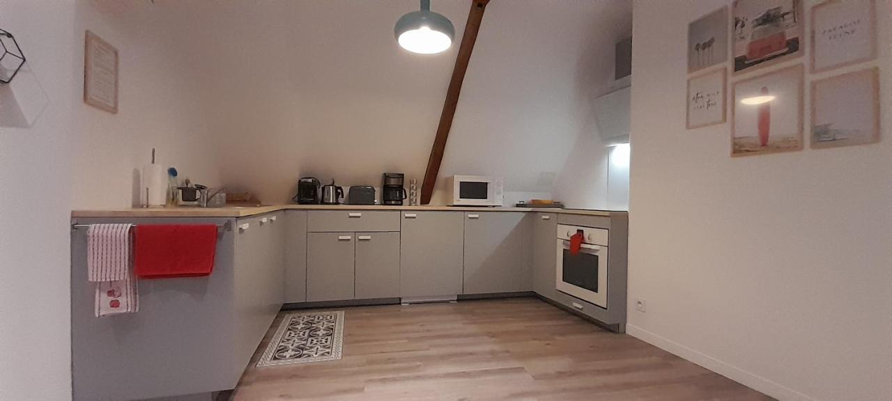 Appartement Dans Maison De 1789 Au Centre De Vitre Zewnętrze zdjęcie