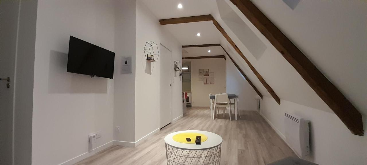 Appartement Dans Maison De 1789 Au Centre De Vitre Zewnętrze zdjęcie